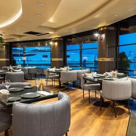 Hotel Crowne Plaza Tuzla Viaport Marina By Ihg 4*