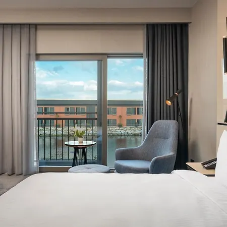 Crowne Plaza Tuzla Viaport Marina By Ihg Hotel 4*