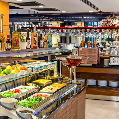 Hotel Crowne Plaza Tuzla Viaport Marina By Ihg 4*