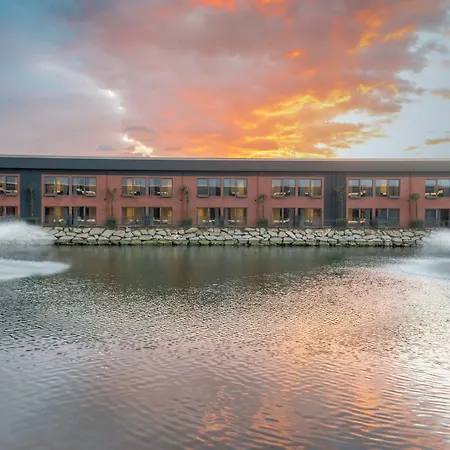 Crowne Plaza Tuzla Viaport Marina By Ihg 酒店