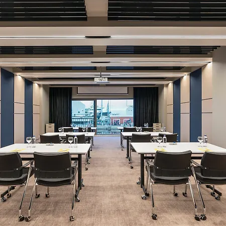 Hotel Crowne Plaza Tuzla Viaport Marina By Ihg 4*