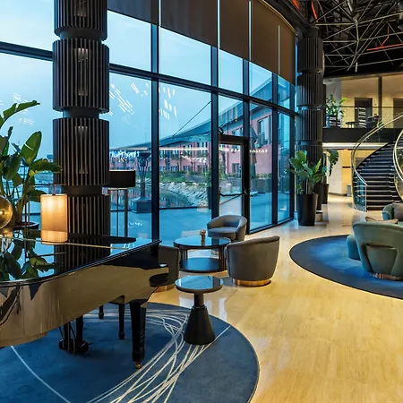 Crowne Plaza Tuzla Viaport Marina By Ihg 酒店