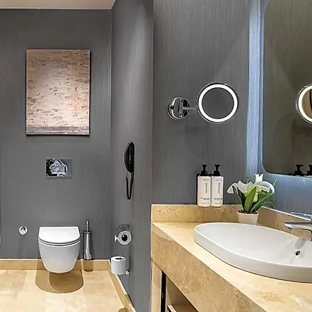 מלון Crowne Plaza Tuzla Viaport Marina By Ihg 4*