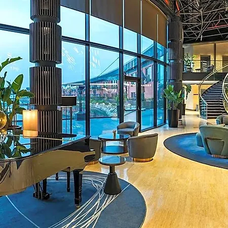 Crowne Plaza Tuzla Viaport Marina By Ihg 4*