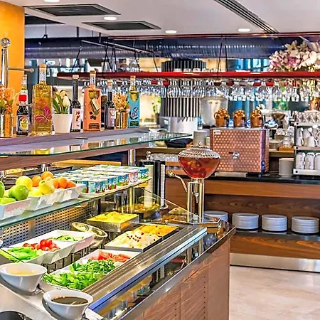 Crowne Plaza Tuzla Viaport Marina By Ihg מלון 4*