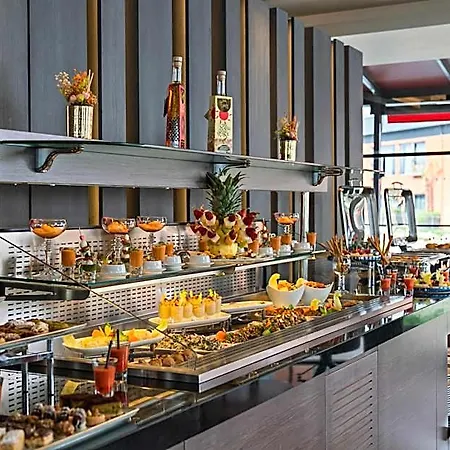 מלון Crowne Plaza Tuzla Viaport Marina By Ihg איסטמבול